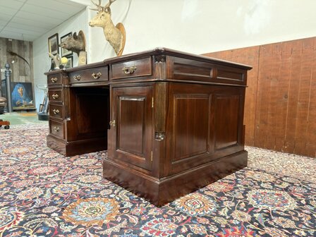 Klassiek-Antiek-Engels-Oud-Chesterfield-Mahonie-Bureau-Desk-Partnerdesk-met-Groen-Leder-Ingelegd