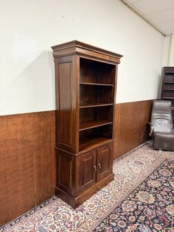 Klassiek-Engels-Oud-Antiek-Chesterfield-Mahoniehouten-Boekenkast