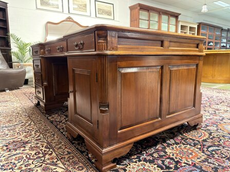 Klassiek-Engels-Chesterfield-Antiek-Oud-Bureau-Desk-Partnerdesk-Olijf-Groen-Inleg