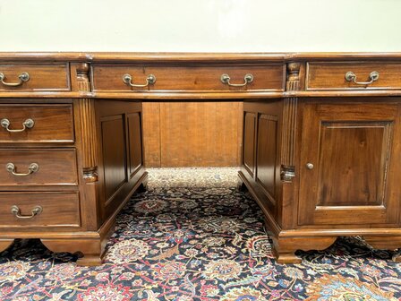 Klassiek-Engels-Chesterfield-Antiek-Oud-Bureau-Desk-Partnerdesk-Olijf-Groen-Inleg