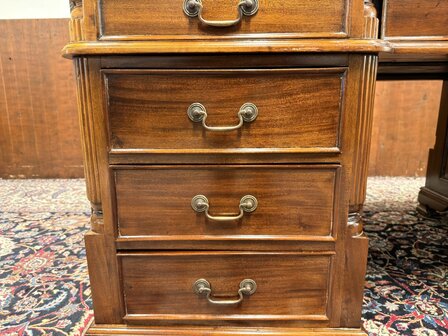 Klassiek-Engels-Chesterfield-Antiek-Oud-Bureau-Desk-Partnerdesk-Olijf-Groen-Inleg