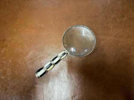 Antiek-klassiek-vergroot-glas-loep-met-botten-inleg