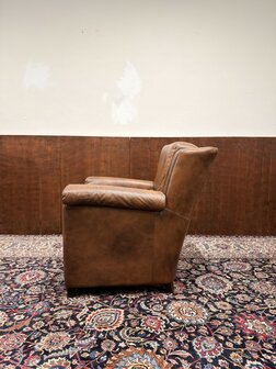 Klassiek-Engels-Antiek-Oud-Chesterfield-Set-Fauteuils-Bruin-Leder