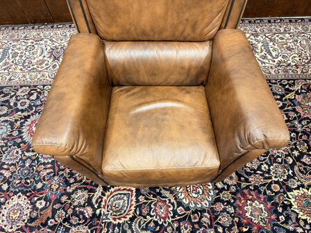 Klassiek-Engels-Antiek-Oud-Chesterfield-Set-Fauteuils-Bruin-Leder