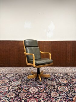 Klassiek-Antiek-Oud-Engels-Chesterfield-Bureau-Desk-met-Vergadertafel-en-Stoelen-merk-RAC