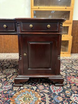 Klassiek-Engels-Antiek-Oud-Chesterfield-Bureau-Desk-Partnerdesk-met-Rood-Leder
