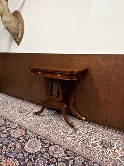 Klassieke-Antiek-Oude-Engelse-Mahoniehout-Contrabas-Sidetable-Bijzettafel-1