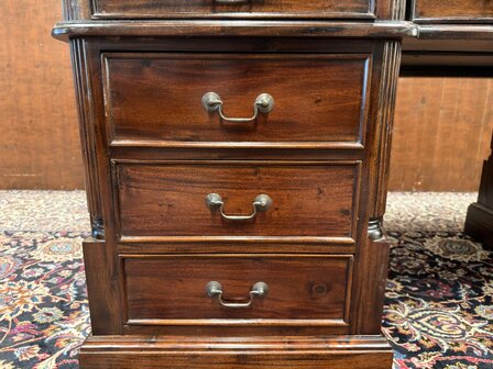 Klassiek-Antiek-Oud-Engels-Chesterfield-Mahonie-Bureau-Desk-Partnerdesk-Met-Groen-Leder