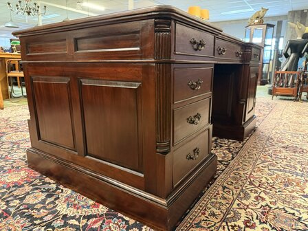 Klassiek-Engels-Antiek-Oud-Chesterfield-Mahonie-Bureau-Desk-Parnerdesk-met-Groen-Leder-Ingelegd