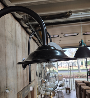 Grote-klassieke-zwarte-boog-buitenlamp-stallamp-wandlamp-landelijk-4