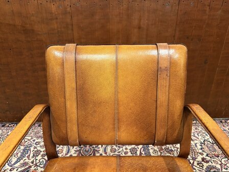 Ralph-Lauren-stijl-lederen-stoel-met-gesp-Jacques-Adnet-stijl