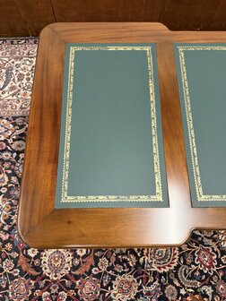 Nieuw-Klassiek-Engels-Antiek-Oud-Chesterfiel-Bureau-Desk-Partnerdesk-met-Rode-Lederen-Inleg