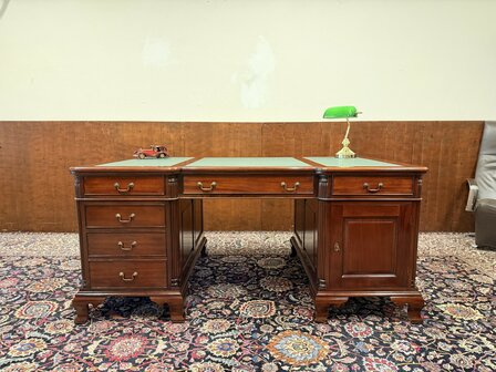 Klassiek-Oud-Antiek-Engels-Chesterfield-Vintage-Bureau-Bureel-Desk-Partnerdesk-Mahonie-Groen-Leder