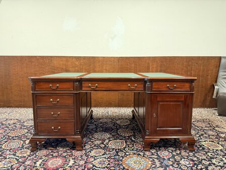 Klassiek-Oud-Antiek-Engels-Chesterfield-Vintage-Bureau-Bureel-Desk-Partnerdesk-Mahonie-Groen-Leder-1