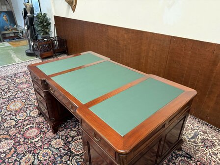 Klassiek-Oud-Antiek-Engels-Chesterfield-Vintage-Bureau-Bureel-Desk-Partnerdesk-Mahonie-Groen-Leder-16