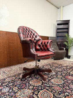 Klassiek-Engels-Oud-Antiek-Chesterfield-Vintage-Springvale-Bureaustoel-Director-Chair-Oxblood-Leder