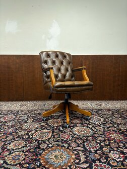 Klassiek-Engels-Antiek-Oud-Chesterfield-Vintage-Bureaustoel-President-Chair-Bruin-Leder