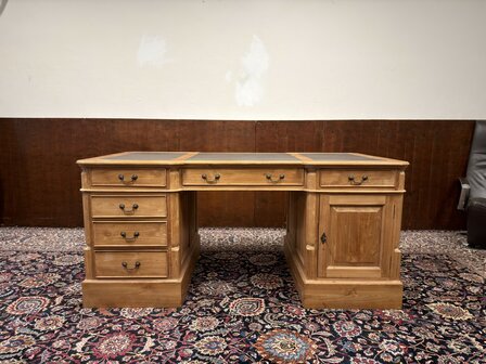 Klassiek-Engels-Antiek-Oud-Chesterfield-Vintage-Bureau-Desk-Teakhout-met-Bruin-Leder-Ingelegd