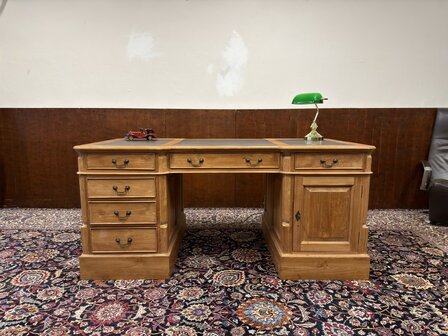 Klassiek-Engels-Antiek-Oud-Chesterfield-Vintage-Bureau-Desk-Teakhout-met-Bruin-Leder-Ingelegd