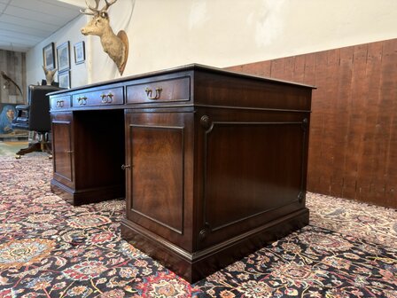 Klassiek-Oud-Antiek-Engels-Antiek-Vintage-Chesterfield-Bureau-Desk-Partnerdesk-Paars-Bordeaux-LederKlassiek-Oud-Antiek-Engels-A