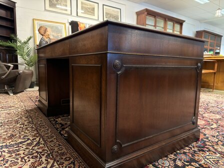 Klassiek-Oud-Antiek-Engels-Antiek-Vintage-Chesterfield-Bureau-Desk-Partnerdesk-Paars-Bordeaux-Leder