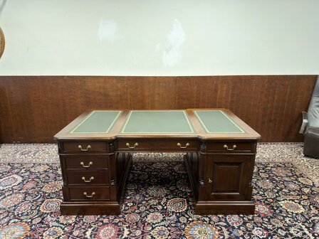 Klassiek-Oud-Antiek-Engels-Antiek-Vintage-Chesterfield-Bureau-Desk-Partnerdesk-Groen-Leder