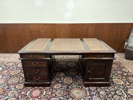 Klassiek-Oud-Antiek-Engels-Antiek-Vintage-Chesterfield-Bureau-Desk-Partnerdesk-Bruin-Leder