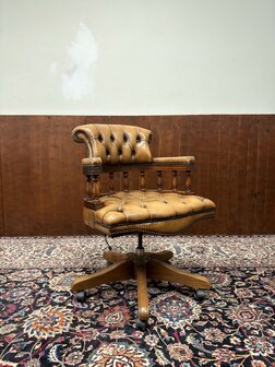 Klassiek-Antiek-Oud-Engels-Chesterfield-Set-Vintage-Bureaustoel-Captain-Chair-Bruin