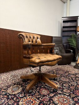 Klassiek-Antiek-Oud-Engels-Chesterfield-Set-Vintage-Bureaustoel-Captain-Chair-Bruin