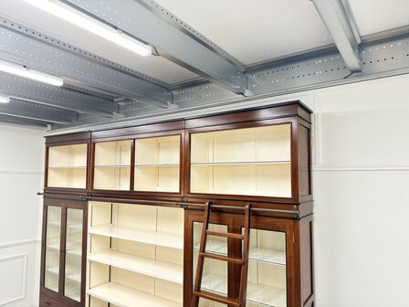 Klassiek-Antiek-Oud-Engels-Chesterfield-Vintage-Art-Deco-Boekenkast-Bibliotheekkast-Kast-met-Ladder-Trap