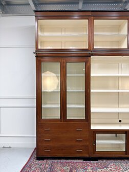 Klassiek-Antiek-Oud-Engels-Chesterfield-Vintage-Art-Deco-Boekenkast-Bibliotheekkast-Kast-met-Ladder-Trap