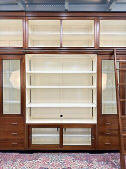 Klassiek-Antiek-Oud-Engels-Chesterfield-Vintage-Art-Deco-Boekenkast-Bibliotheekkast-Kast-met-Ladder-Trap