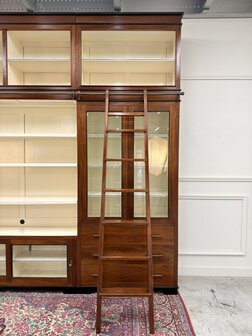 Klassiek-Antiek-Oud-Engels-Chesterfield-Vintage-Art-Deco-Boekenkast-Bibliotheekkast-Kast-met-Ladder-Trap