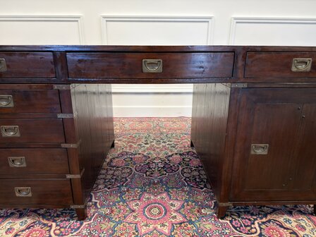 Klassiek-Antiek-Engels-Vintage-Chesterfield-Bureau-Desk-met-Bruin-Leder-Ingelegd