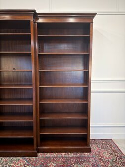 Klassiek-Engels-Antiek-Oud-Vintage-Chesterfield-Heldense-Exclusive-Boekenkast-Bibliotheekkast-Kast