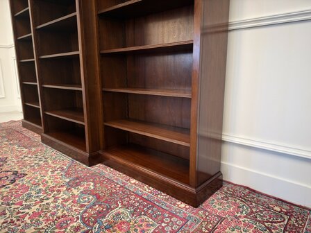 Klassiek-Engels-Antiek-Oud-Vintage-Chesterfield-Heldense-Exclusive-Boekenkast-Bibliotheekkast-Kast