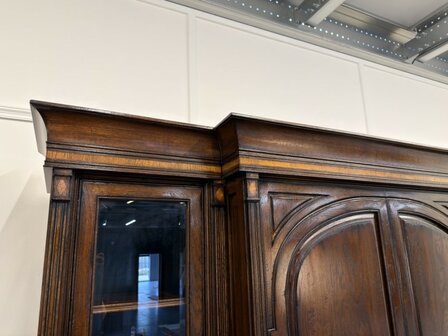 Klassiek-Antiek-Engels-Vintage-Chesterfield-Eikenhouten-Royal-Antique-Collecton-RAC-Boekenkast-Bibliotheekkast-Kast