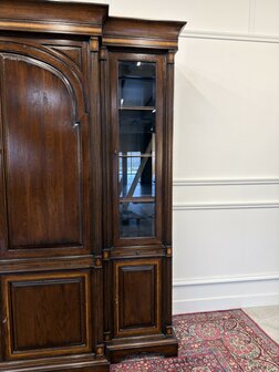 Klassiek-Antiek-Engels-Vintage-Chesterfield-Eikenhouten-Royal-Antique-Collecton-RAC-Boekenkast-Bibliotheekkast-Kast