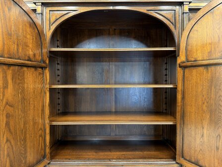 Klassiek-Antiek-Engels-Vintage-Chesterfield-Eikenhouten-Royal-Antique-Collecton-RAC-Boekenkast-Bibliotheekkast-Kast
