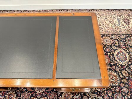 Klassiek-Engels-Antiek-Oud-Chesterfield-Vintage-Italiaans-Assi-D'Asolo-Bureau-Desk-Partnerdesk-Kersenhout-Zwart-Leder-In