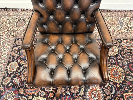 Klassiek-Engels-Antiek-Oud-Chesterfield-Vintage-Bureaustoel-President-Chair-Oxblood-Bruin-Leder