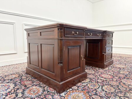 Klassiek-Engels-Antiek-Oud-Vintage-Chesterfield-Bureau-Desk-Partnerdesk-met-Groen-Leder
