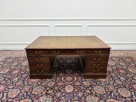 Klassiek-Engels-Antiek-Oud-Vintage-Chesterfield-Bureau-Desk-Partnerdesk-Olijf-Groen-Leder