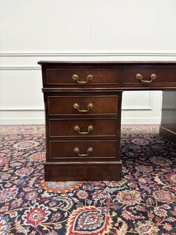Klassiek-Engels-Antiek-Oud-Vintage-Chesterfield-Bureau-Desk-Partnerdesk-Olijf-Groen-Leder