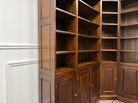 Klassiek-Antiek-Oud-Engels-Vintage-Chesterfield-Mahonie-Boekenkast-Hoekkast-Kast