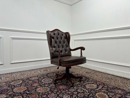 Klassiek-Antiek-Engels-Oud-Chesterfield-Bureaustoel-Director-President-Chair-Bruin-Leder
