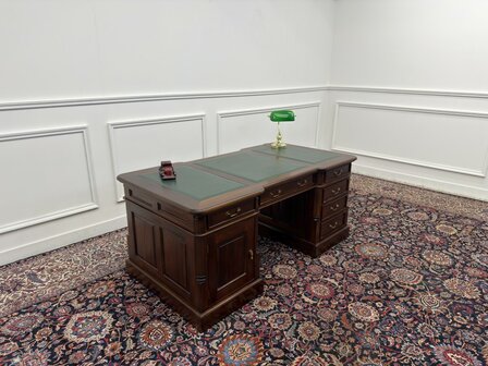 Klassiek-Antiek-Engels-Oud-Chesterfield-Bureau-Desk-Partnerdesk-Groen-Leder-Ingelegd