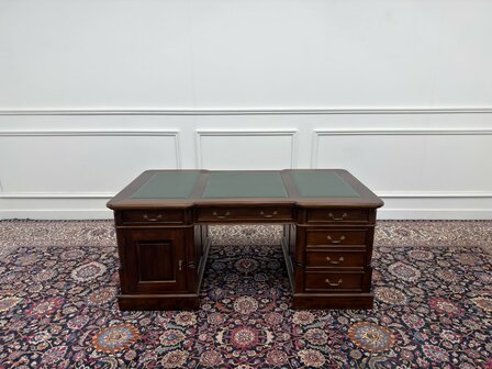 Klassiek-Antiek-Engels-Oud-Chesterfield-Bureau-Desk-Partnerdesk-Groen-Leder-Ingelegd