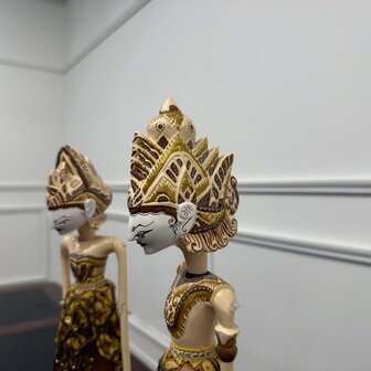 Antieke-Indonesie-wayang-golek-schaduw-poppen-3
