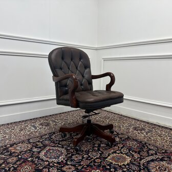 Klassiek-Antiek-Engels-Oud-Chesterfield-Bureaustoel-Desk-President-Chair-Bruin-Leder
